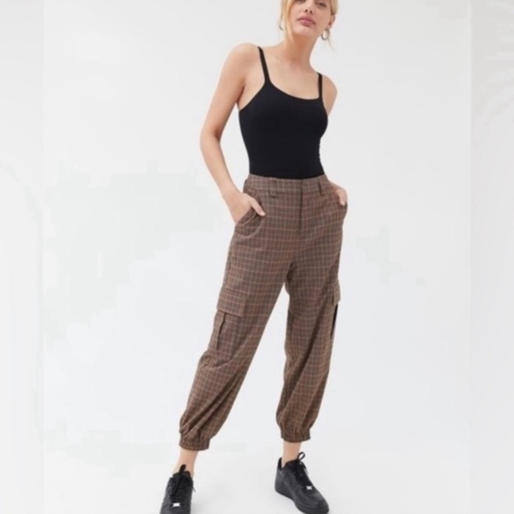 Urban Outfitters Plaid High Rise Cargo Jogger Pants Brown‎ Black Medium